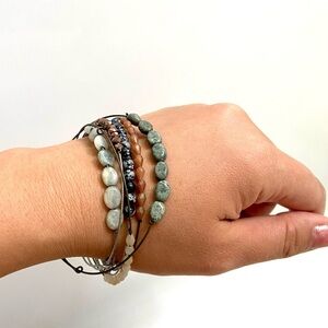 Set of 6 bangle stone bracelets